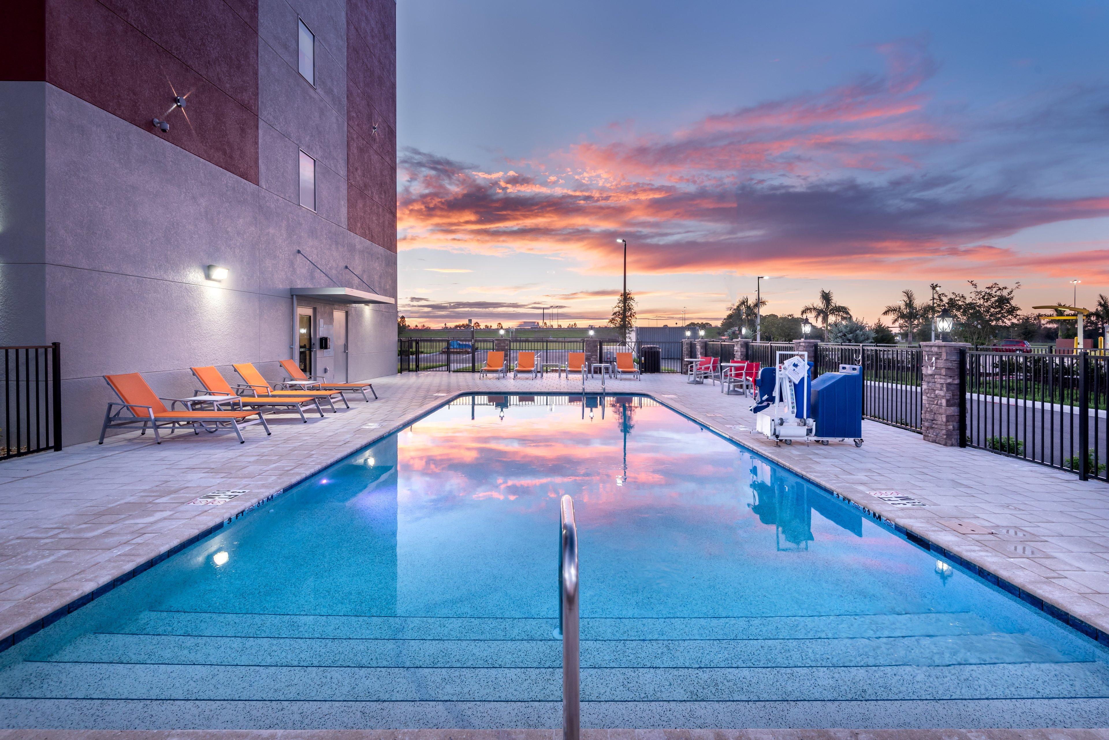 Holiday Inn Express & Suites - Punta Gorda By Ihg Kültér fotó